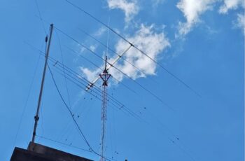 Renovación de antenas y trabajos en la sala de radio